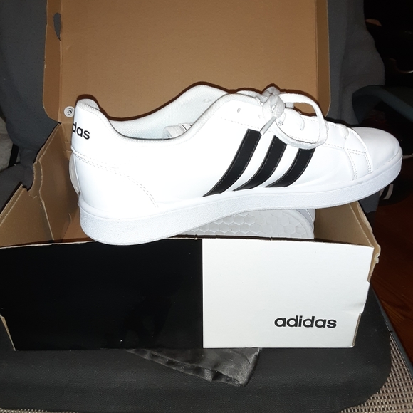 Adidas! Only worn once! - Picture 1 of 4